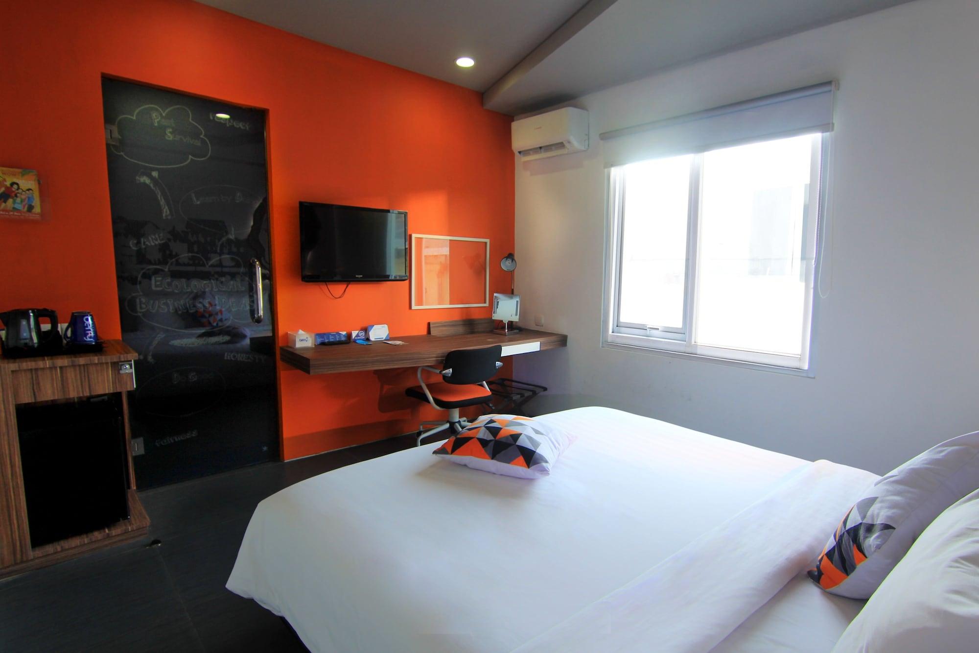 Berry Biz Hotel Seminyak Exteriör bild