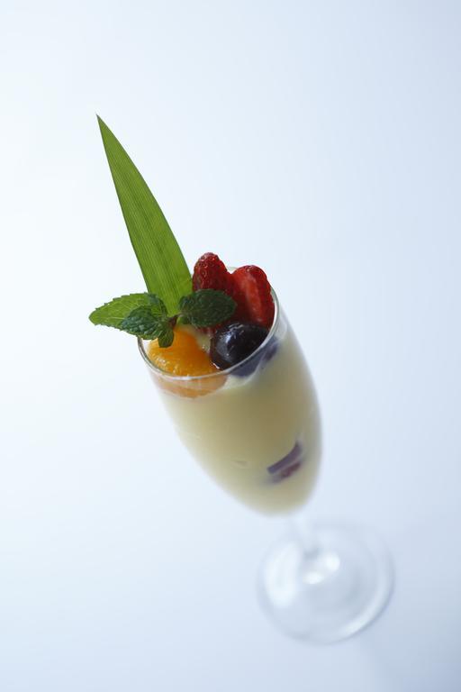 Berry Biz Hotel Seminyak Exteriör bild