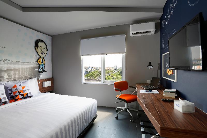 Berry Biz Hotel Seminyak Exteriör bild
